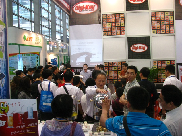 圖10 Digi-Key場面火爆因素之&mdash;&mdash;免費的飲料發(fā)放
