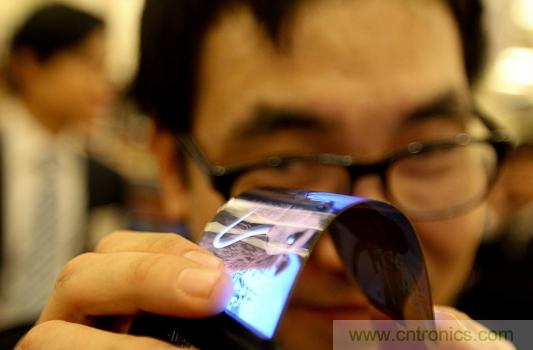 圖題:柔性屏幕的720p智能手機(jī)