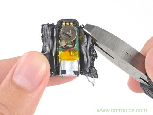 割開塑料管道，剝離