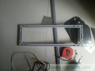 手工打造太陽能充電照明系統(tǒng):點亮LED給手機(jī)充電