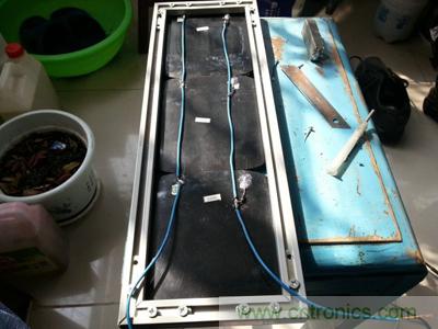 手工打造太陽能充電照明系統(tǒng):點亮LED給手機(jī)充電