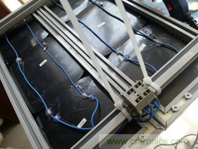 手工打造太陽能充電照明系統(tǒng):點亮LED給手機(jī)充電