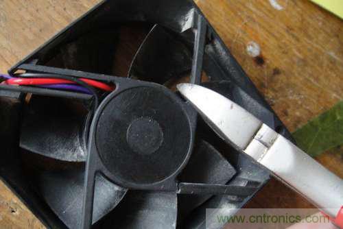 想減少電費嗎？DIY一個迷你風力發(fā)電機吧