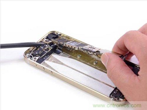 土豪金iPhone 5S拆解：內(nèi)部結(jié)構(gòu)升級(jí)，維修難度增加