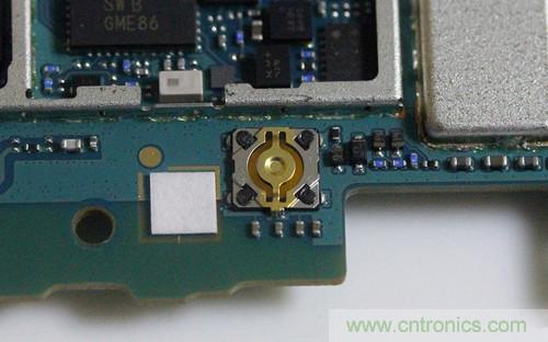 拆解4G新機(jī)索尼M35t：用料十足，易于維修