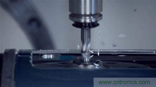 顛覆傳統(tǒng)設(shè)計(jì)，蘋(píng)果全新Mac Pro生產(chǎn)線探秘