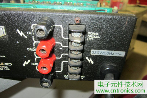 用料很給力！專(zhuān)業(yè)后級(jí)功放美國(guó)高峰FA1201拆解