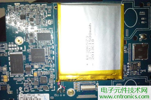 不怕摔的電紙書！一款柔性屏電子書閱讀器拆解