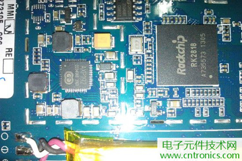 不怕摔的電紙書！一款柔性屏電子書閱讀器拆解