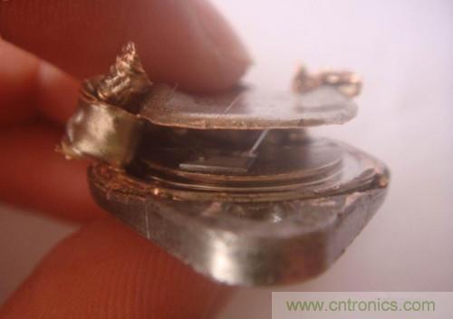 暴力拆解對比:進口金封三極管VS國產(chǎn)金封三極管