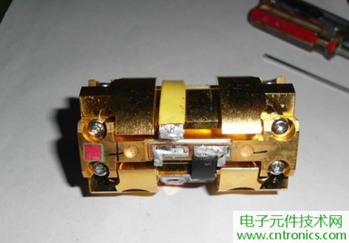 這貨一萬三？50W半導(dǎo)體激光模塊拆解