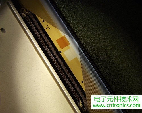 探秘電子紙！一款電紙書的電子墨水屏拆解