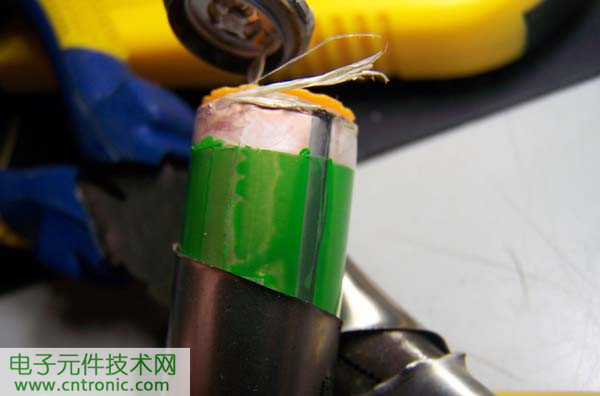 筆記本電池拆解，探秘電池內(nèi)部結(jié)構(gòu)