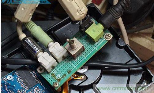 DIY：自制超炫音頻分配器，實現(xiàn)音箱共用