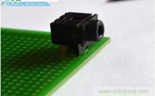 DIY：自制超炫音頻分配器，實現(xiàn)音箱共用