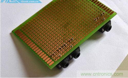 DIY：自制超炫音頻分配器，實現(xiàn)音箱共用