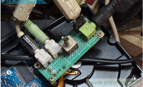 DIY：自制超炫音頻分配器，實現(xiàn)音箱共用