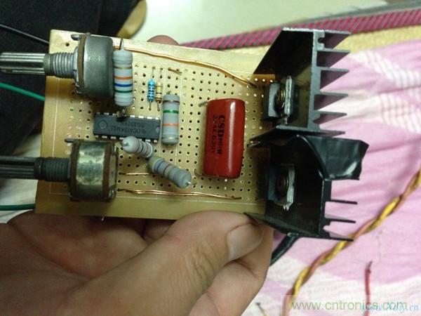 逆變電路設(shè)計實(shí)物圖