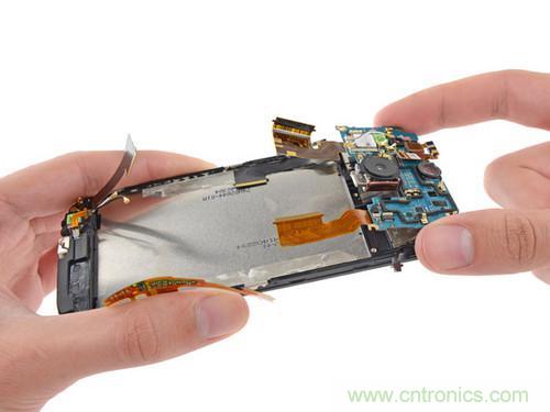牛人強(qiáng)拆！新HTC One(M8)真機(jī)精密做工難修理