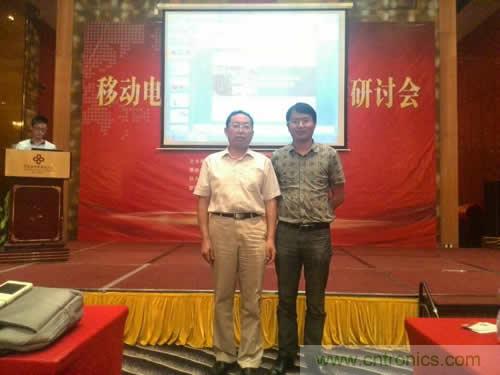 左秘書(shū)長(zhǎng)劉彥龍,右卓能副總裁鄧綸浩