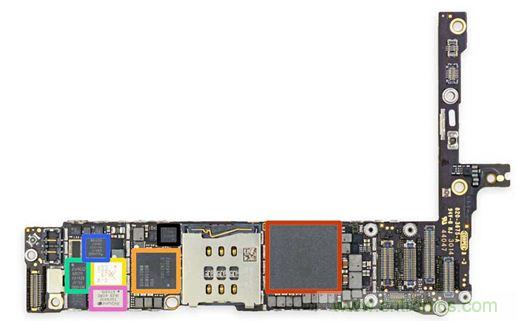 iPhone 6 Plus主板采用1GB RAM的蘋果A8 SoC作為核心部件。（來(lái)源：iFixit）