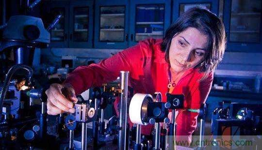 從原理及實現(xiàn)，看&ldquo;光腦&rdquo;的性能如何把&ldquo;電腦&rdquo;秒成渣！