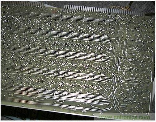 拆解也懷舊，讓人驚嘆的古董級可編程科學(xué)計算器 from 1966