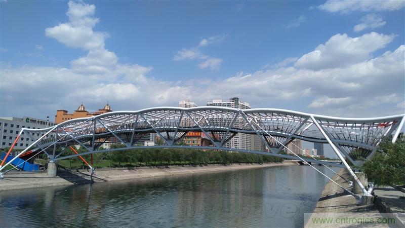 無邊框的 nubia Z9 ，一款既有驚喜，又有驚艷的智能手機