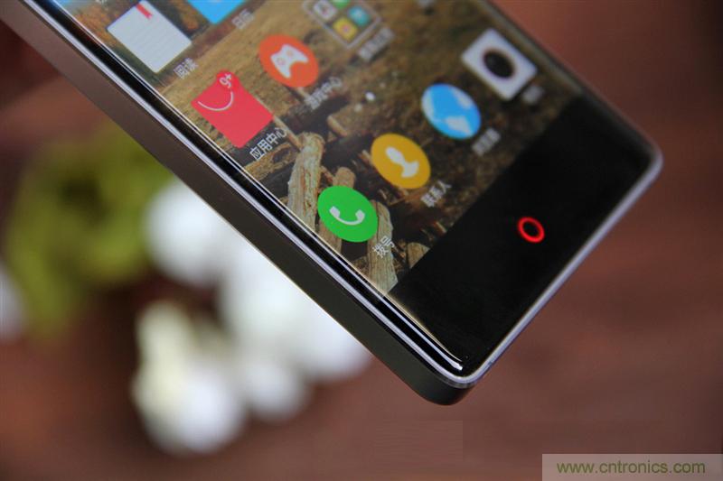 無邊框的 nubia Z9 ，一款既有驚喜，又有驚艷的智能手機