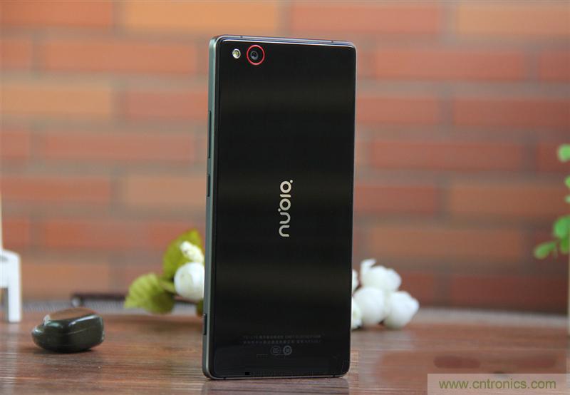 無邊框的 nubia Z9 ，一款既有驚喜，又有驚艷的智能手機