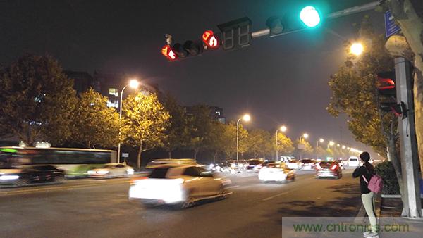 業(yè)界良心 LG V10 評(píng)測(cè):剛毅、冷峻，不失人性化