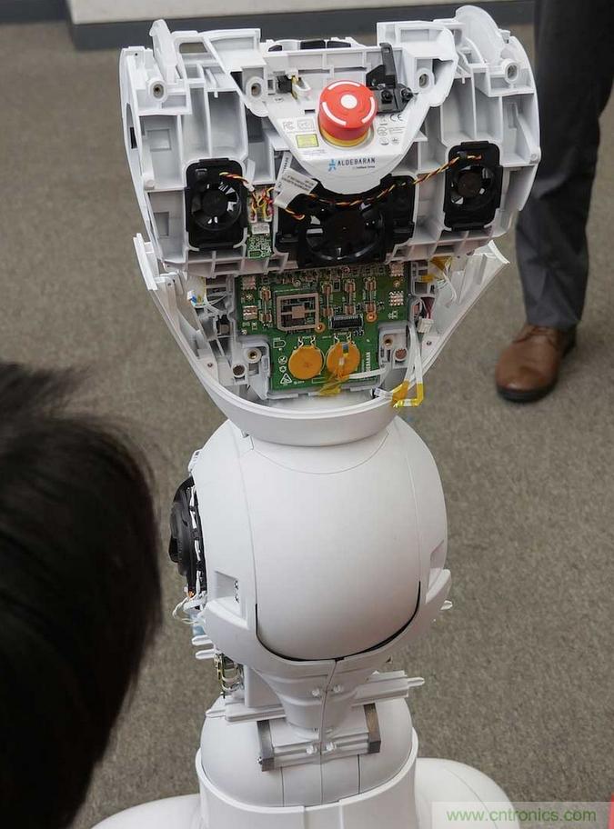 拆解筆記本不過癮，那就來拆拆日本情感機(jī)器人吧！