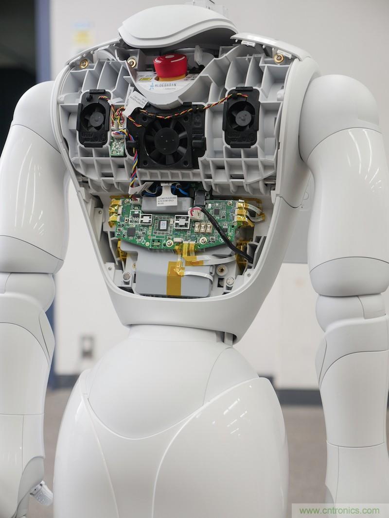 拆解筆記本不過癮，那就來拆拆日本情感機(jī)器人吧！