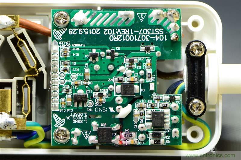 航嘉智能插線板拆解評測：看老牌機電如何&rdquo;秒殺&ldquo;后起之秀