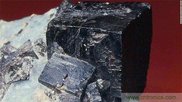 此光伏電池腦洞大開，黑科技逆襲成黑馬