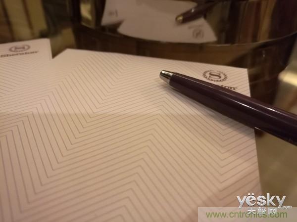 新旗艦Mate 8全評(píng)測(cè)：橫空出世！能否延續(xù)一機(jī)難求？