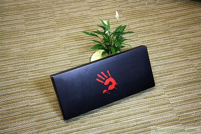 曾經(jīng)的網(wǎng)吧統(tǒng)治者&mdash;雙飛燕血手幽靈機(jī)械鍵盤，真世界最快？