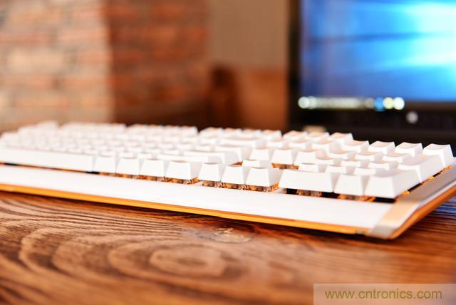 左手寫愛，右手寫他&mdash;&mdash;從此鍵盤鼠標不分家！