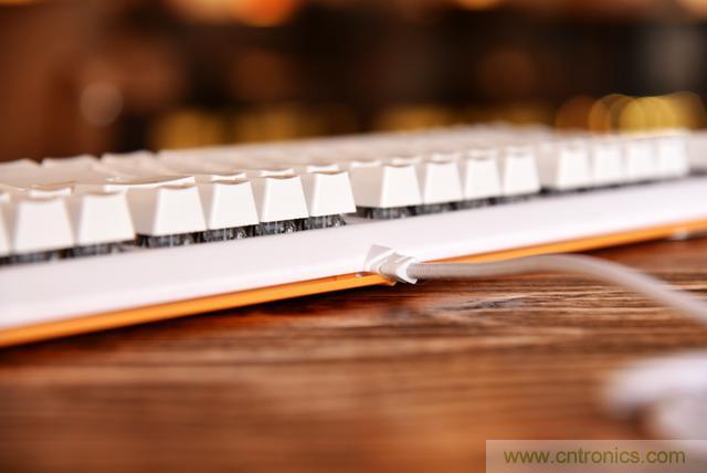 左手寫愛，右手寫他&mdash;&mdash;從此鍵盤鼠標不分家！