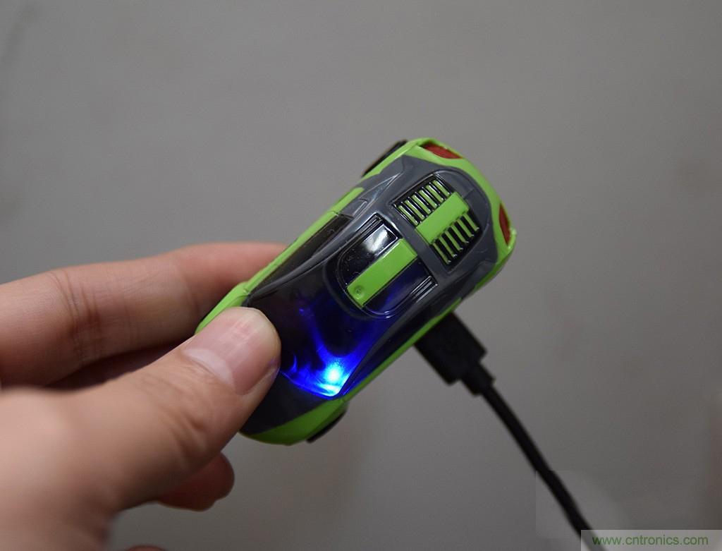 虛擬與現(xiàn)實(shí)相結(jié)合的飛車游戲，讓你體驗(yàn)速度與激情的碰撞！