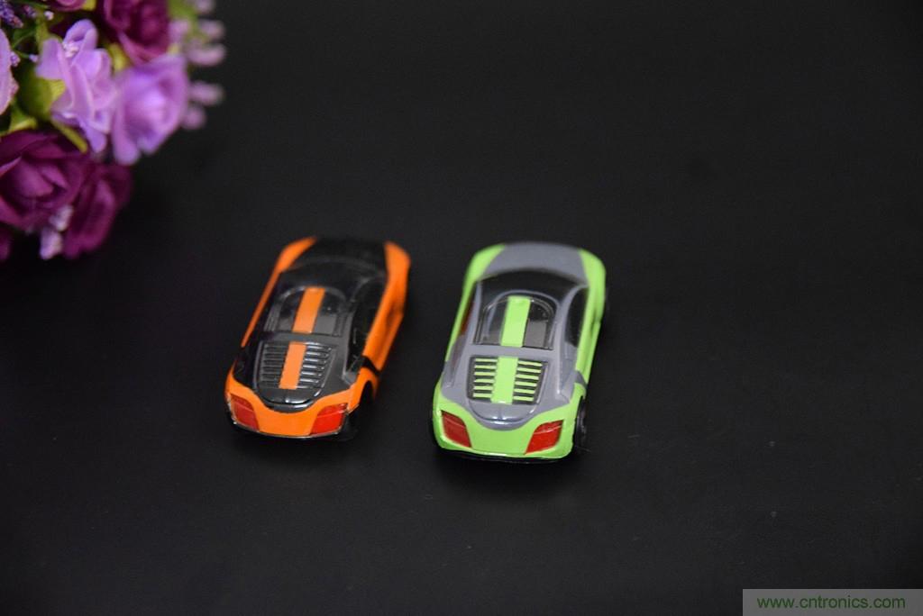 虛擬與現(xiàn)實(shí)相結(jié)合的飛車游戲，讓你體驗(yàn)速度與激情的碰撞！