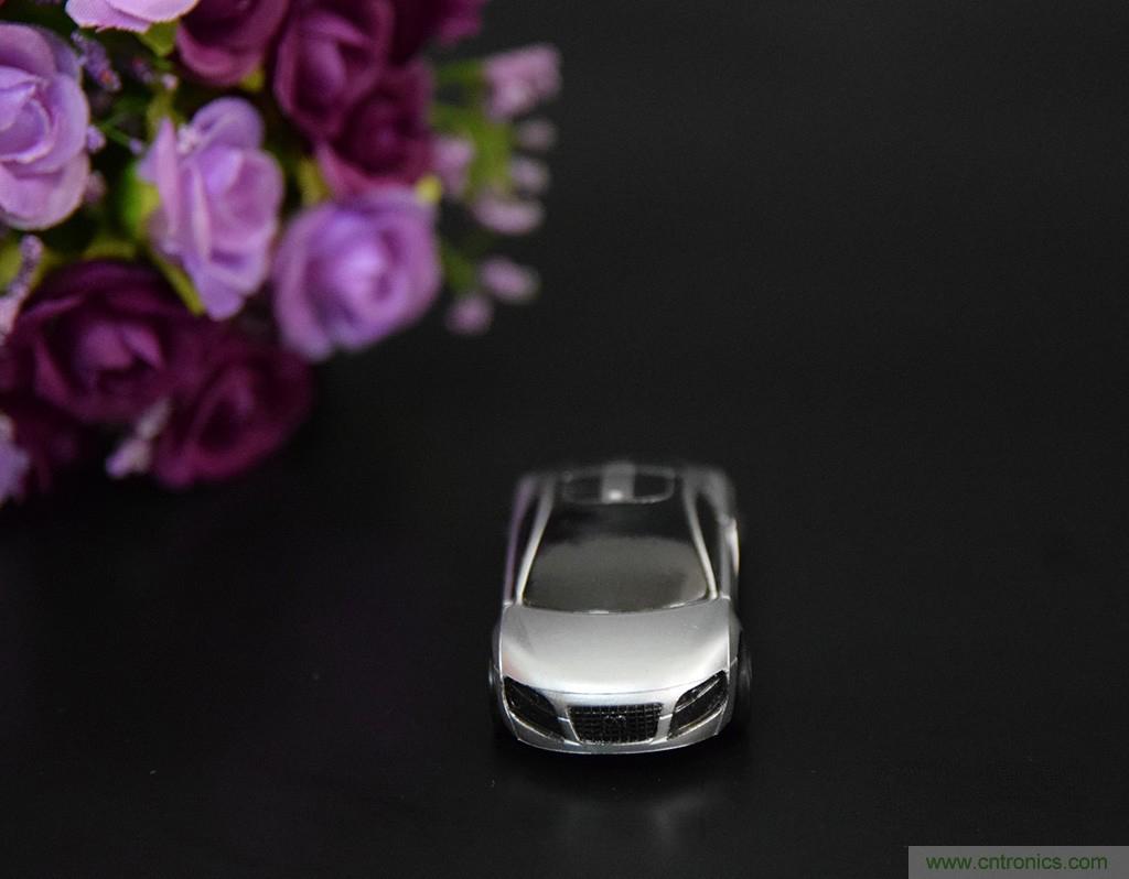 虛擬與現(xiàn)實(shí)相結(jié)合的飛車游戲，讓你體驗(yàn)速度與激情的碰撞！