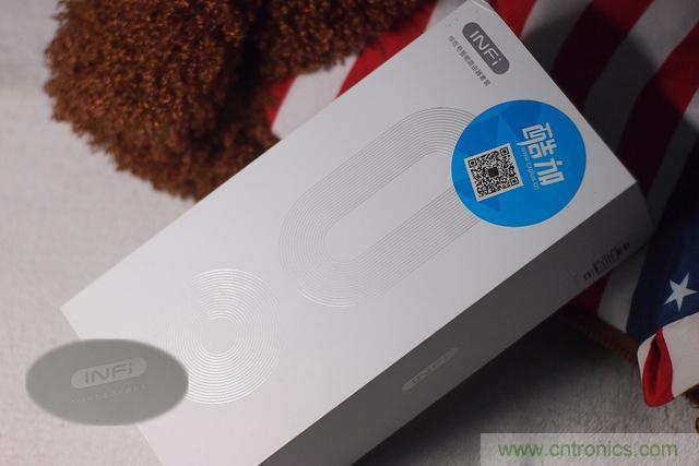 路由器也跟風(fēng)玩分體設(shè)計，你咋不上天呢？