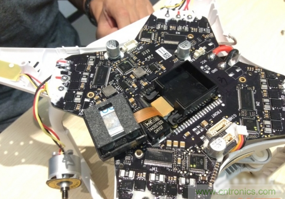 真飛機(jī)拆不著，那就來(lái)拆拆無(wú)人機(jī)&ldquo;鼻祖&rdquo;大疆吧！