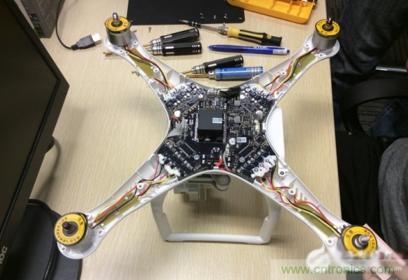 真飛機(jī)拆不著，那就來(lái)拆拆無(wú)人機(jī)&ldquo;鼻祖&rdquo;大疆吧！