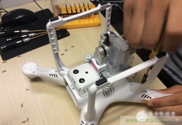 真飛機(jī)拆不著，那就來(lái)拆拆無(wú)人機(jī)&ldquo;鼻祖&rdquo;大疆吧！