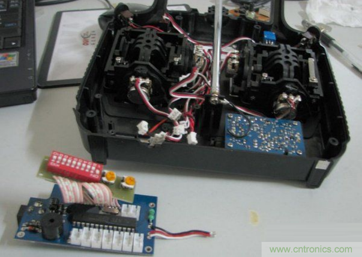 無人機(jī) DIY 制作全過程，酷得不要不要的！