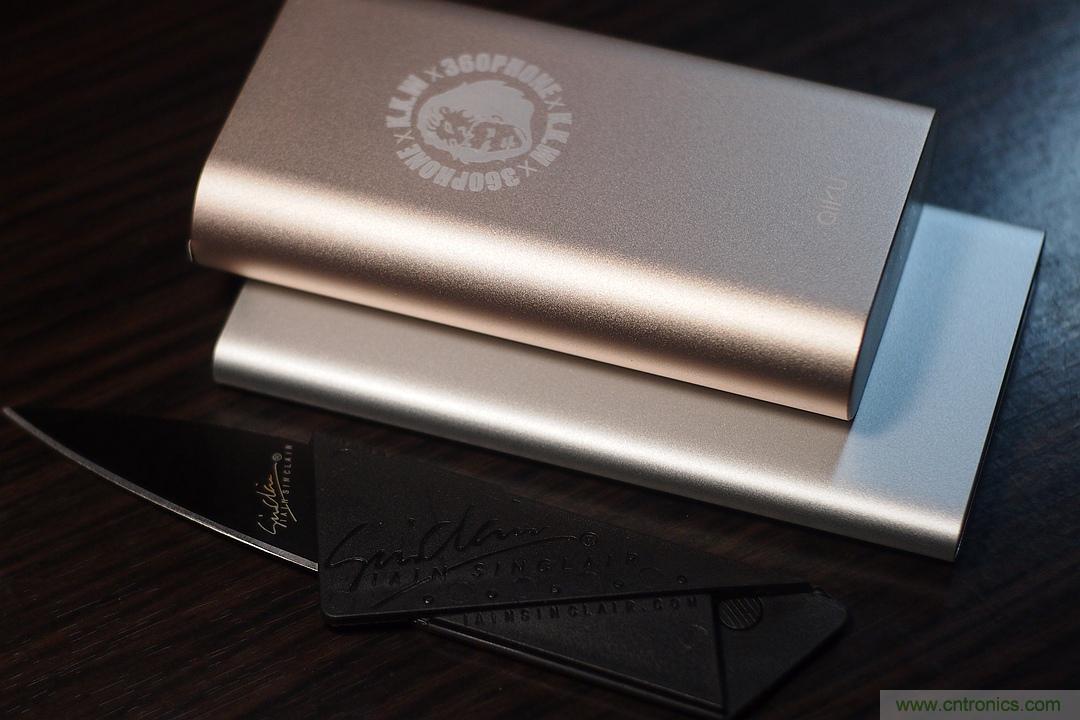 移動電源也玩雙引擎？快到你想象不到