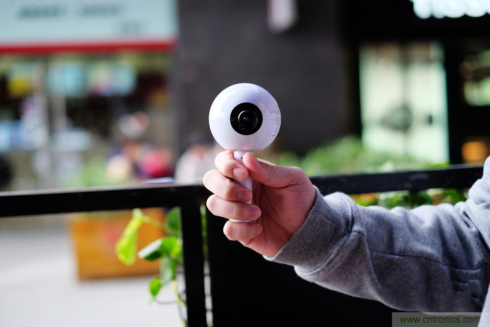 造型神似BB8，讓照片翻滾起來&mdash;&mdash;暴風魔眼