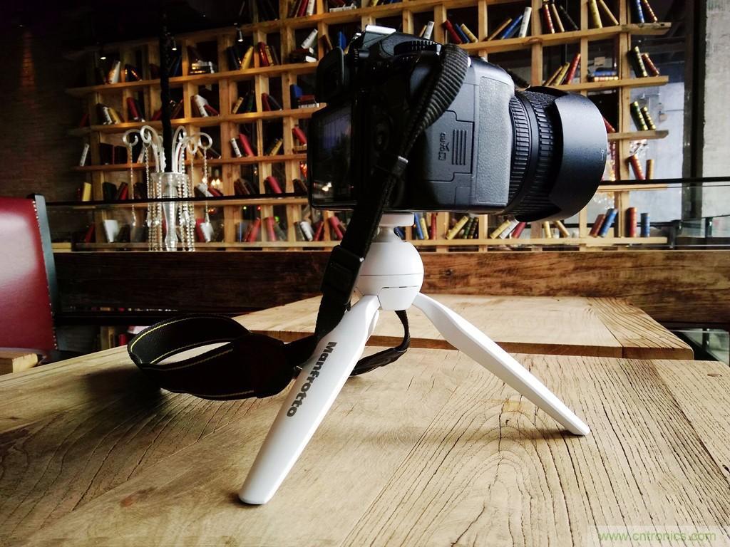 逼格滿(mǎn)滿(mǎn)的相機(jī)便攜三腳架，三足鼎立才安全